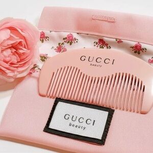 GWP Gucci comb in the pouch